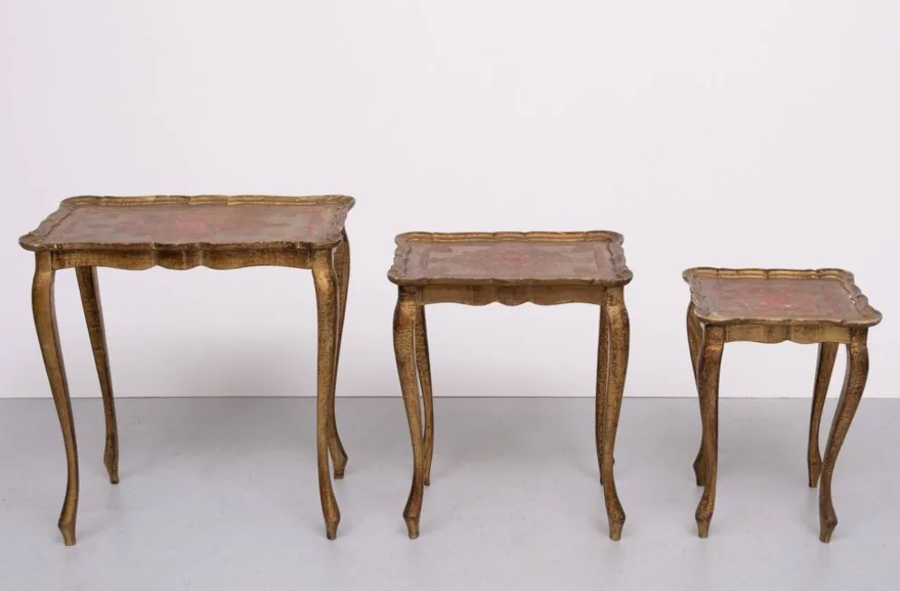 Tables gigognes florentines triptyques en bois doré et rouge, Italie, 1960