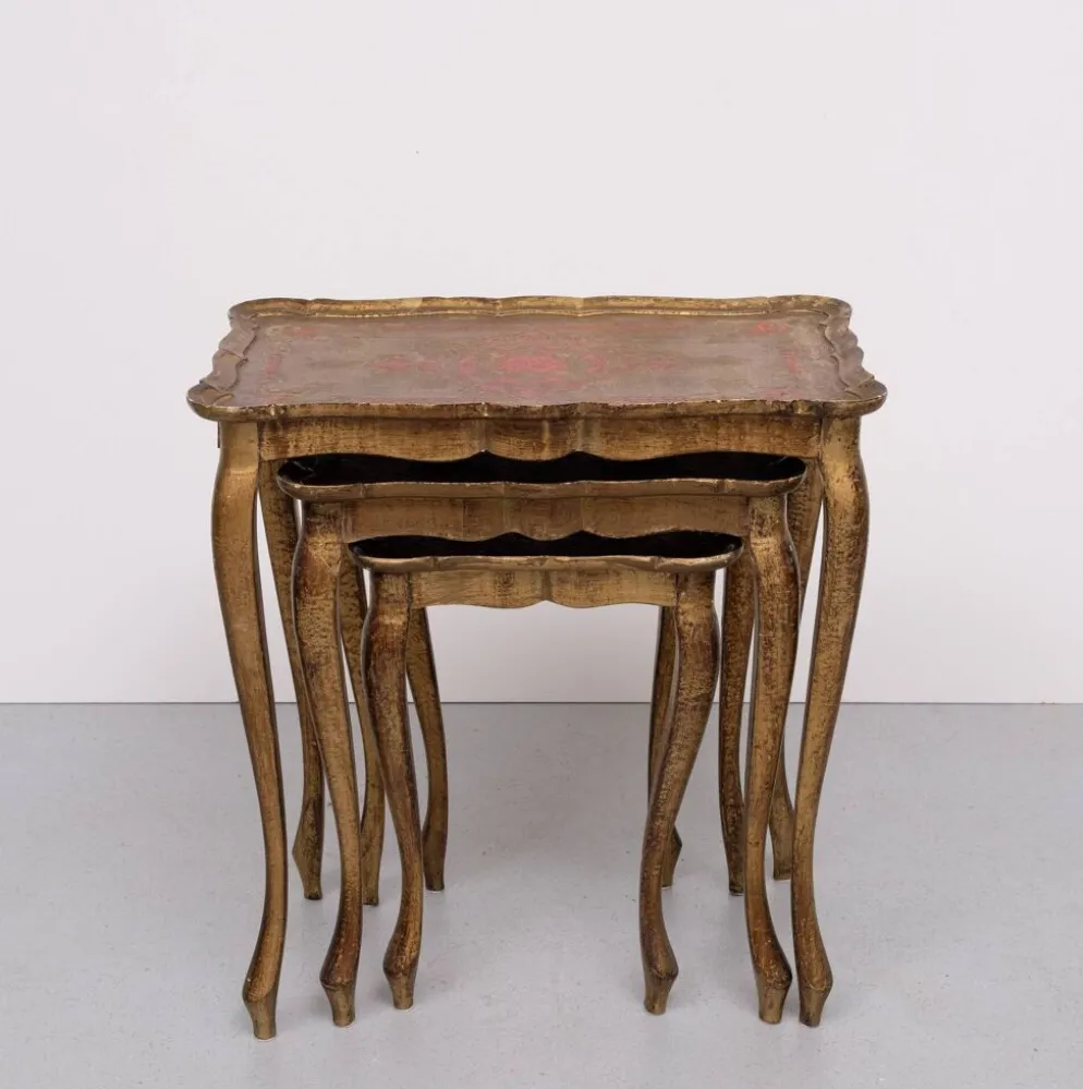 Tables gigognes florentines triptyques en bois doré et rouge, Italie, 1960