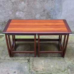 Tables gigognes GPlan en teck années 60