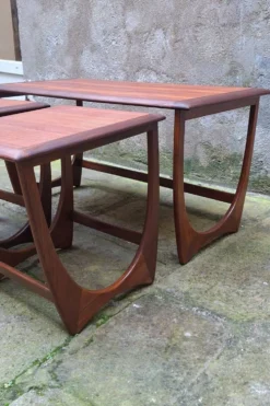 Tables gigognes GPlan en teck années 60