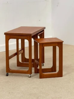 Tables gigognes Metamorphosis de McIntosh
