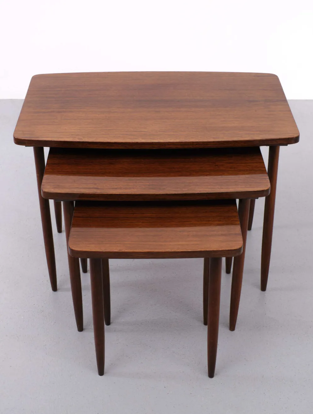 Tables gigognes Mimi Fortuna Hollande des années 1960