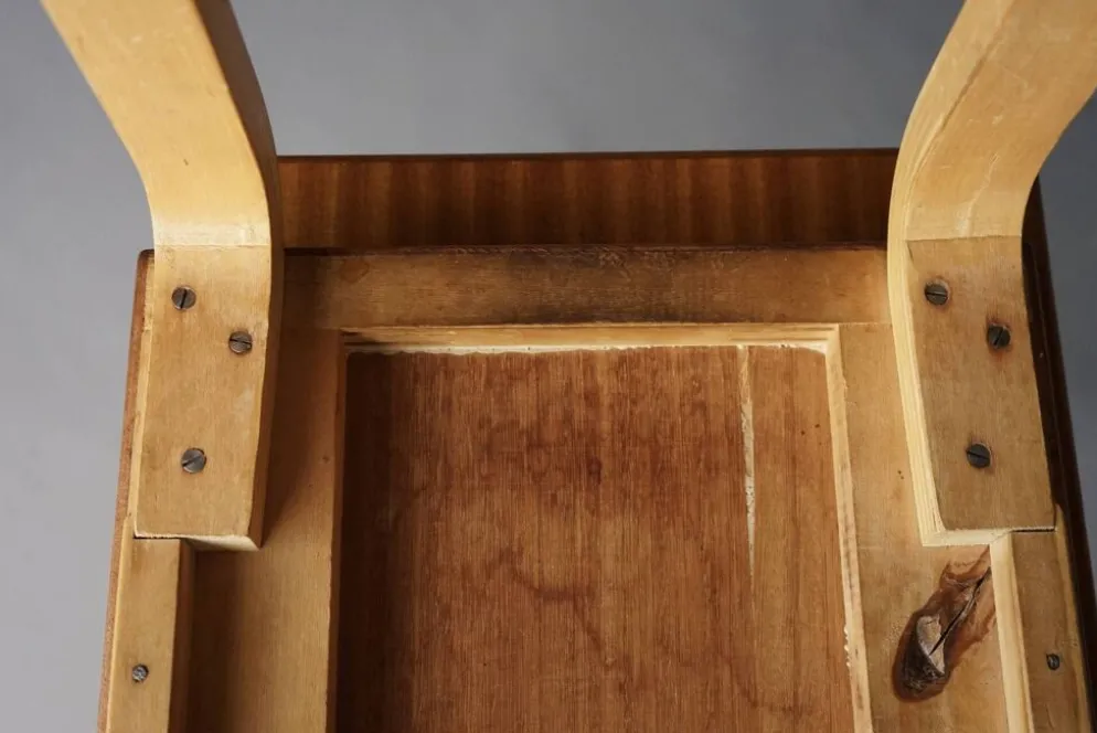 Tables gigognes modèle 88 par Alvar Aalto pour Artek, années 1960. Lot de 2.