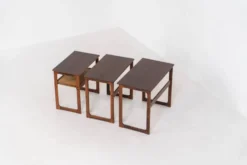 Tables gigognes