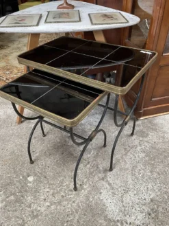 2 tables gigognes par Jacques Adnet