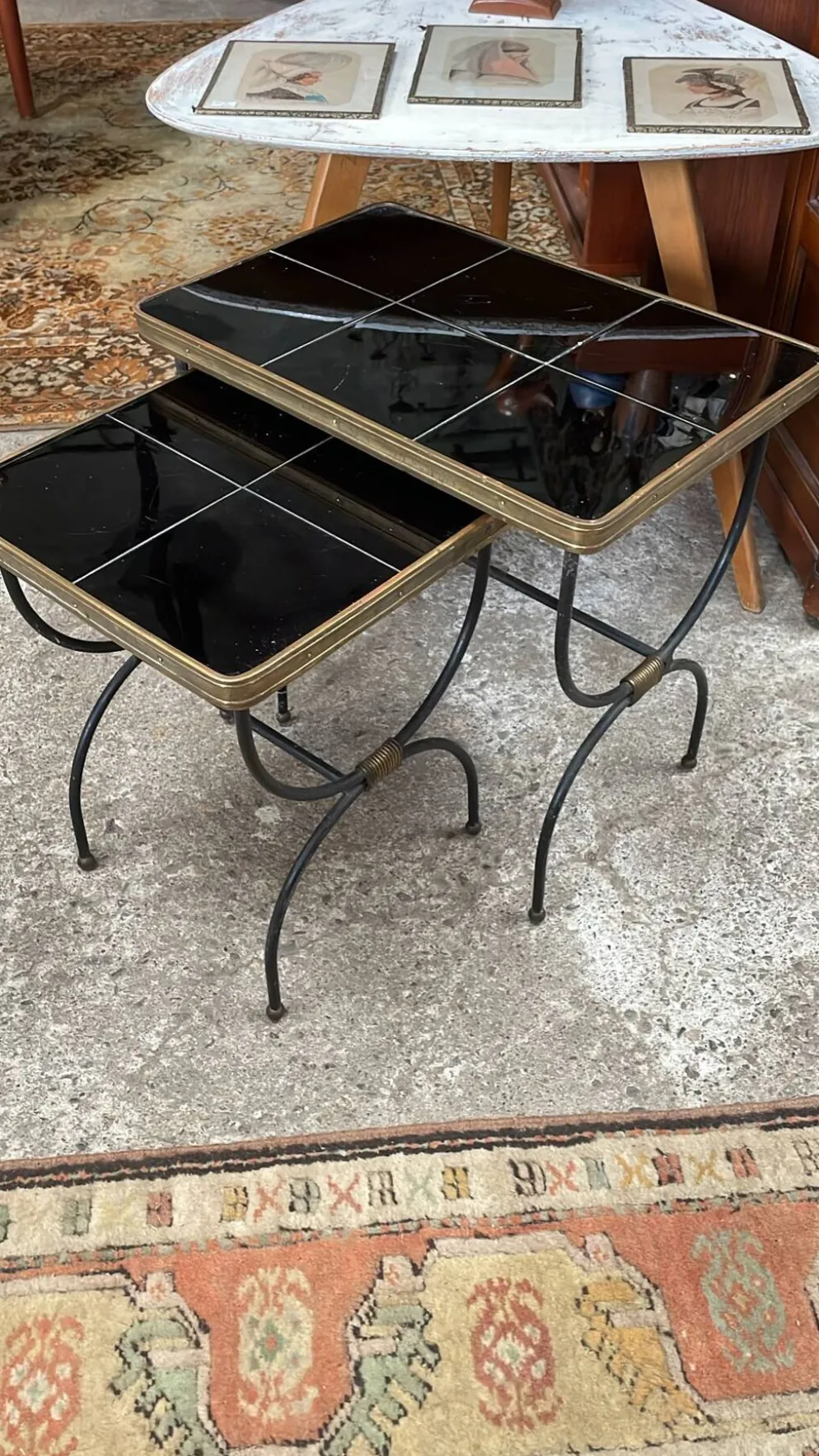 2 tables gigognes par Jacques Adnet