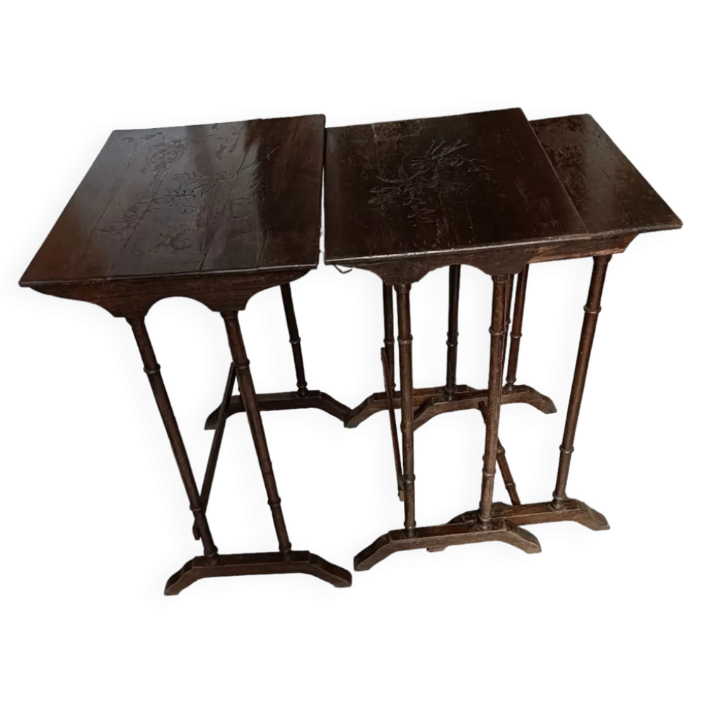 Tables gigognes pyrogravées