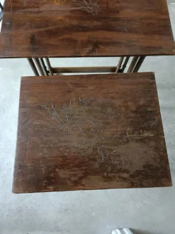 Tables gigognes pyrogravées