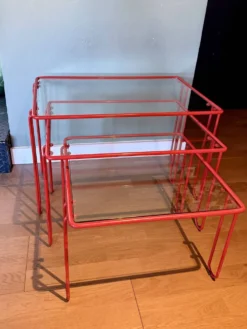 Tables Gigognes Rouges tubulaires, 1970s, Set de 3