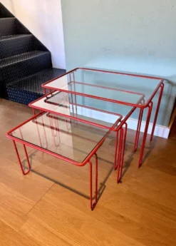 Tables Gigognes Rouges tubulaires, 1970s, Set de 3