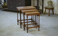 Tables gigognes rustiques en chêne 1950’s