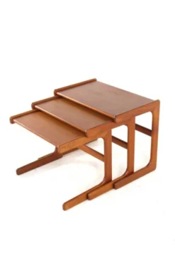 Tables gigognes Salin Nyborg - design danois du milieu du siècle moderne en teck