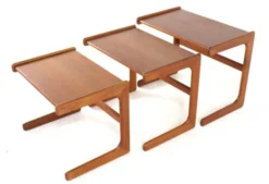 Tables gigognes Salin Nyborg - design danois du milieu du siècle moderne en teck