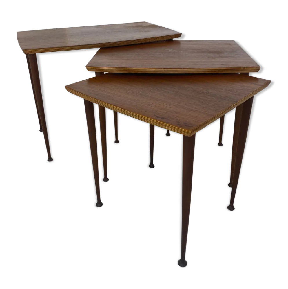Tables gigognes scandinaves en teck du milieu du siècle, ensemble de 3