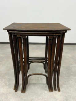 Tables gigognes Sécession n° 958 par Siegel ou Kolo Moser ex. par J&J Kohn