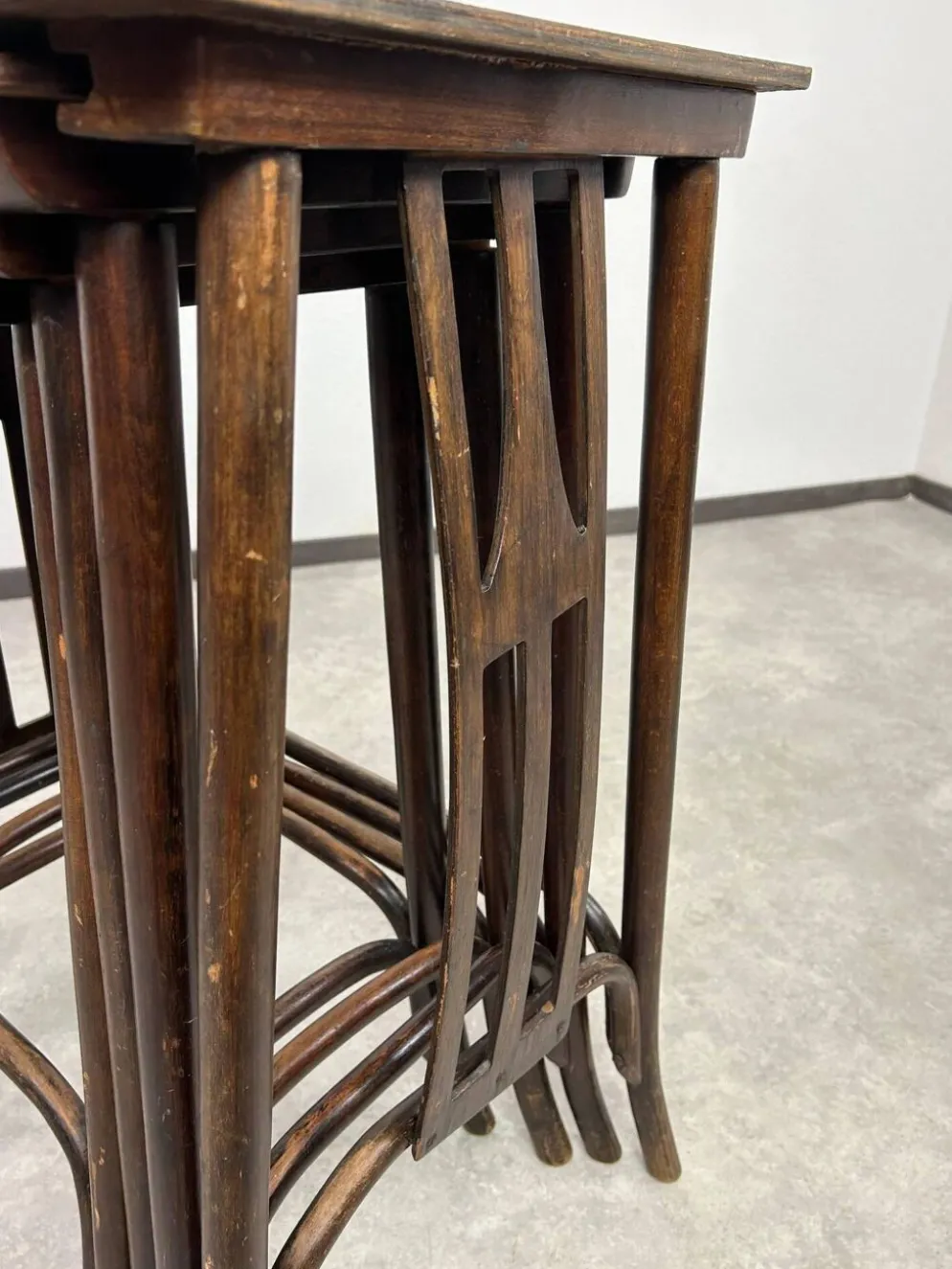 Tables gigognes Sécession n° 958 par Siegel ou Kolo Moser ex. par J&J Kohn