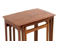 Tables gigognes Svend Åge Madsen - design danois en teck, moderne du milieu du siècle
