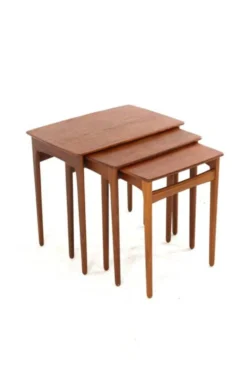 Tables gigognes Svend Åge Madsen - design danois en teck, moderne du milieu du siècle
