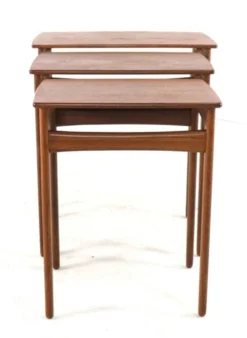 Tables gigognes Svend Åge Madsen - design danois en teck, moderne du milieu du siècle
