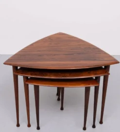 Tables gigognes triangulaires Poul Thorsbjerg Jensen années 1950