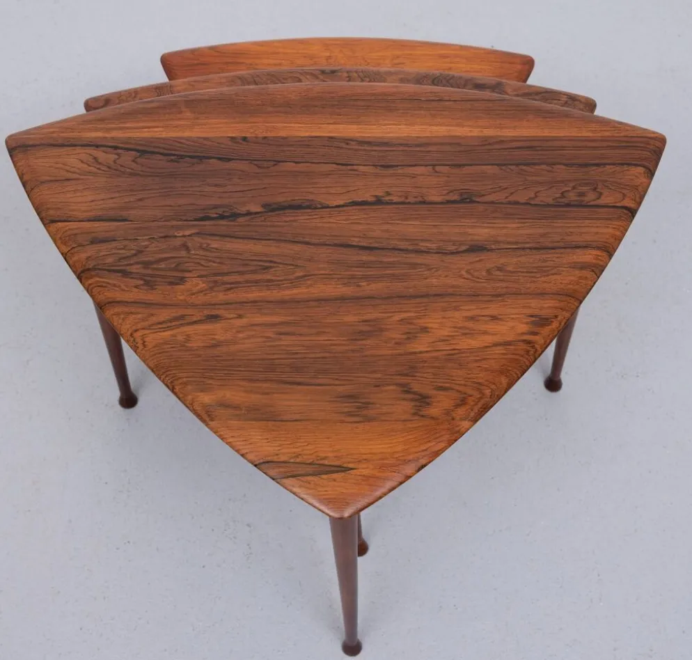 Tables gigognes triangulaires Poul Thorsbjerg Jensen années 1950