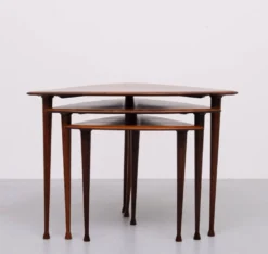 Tables gigognes triangulaires Poul Thorsbjerg Jensen années 1950
