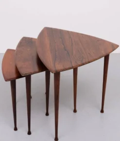 Tables gigognes triangulaires Poul Thorsbjerg Jensen années 1950