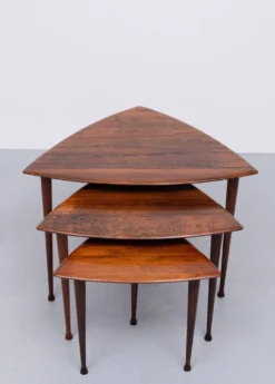 Tables gigognes triangulaires Poul Thorsbjerg Jensen années 1950