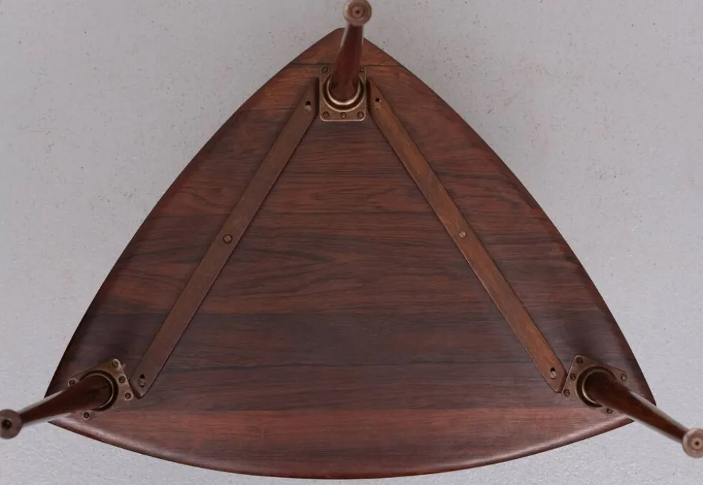 Tables gigognes triangulaires Poul Thorsbjerg Jensen années 1950