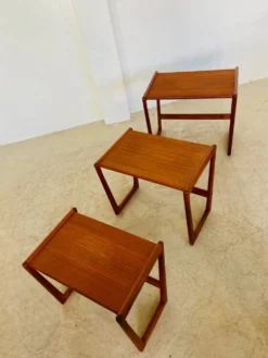 Tables gigognes vintage danoises des années 1960 de Kai Kristiansen.