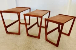 Tables gigognes vintage danoises des années 1960 de Kai Kristiansen.
