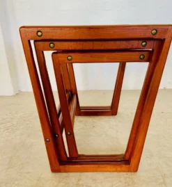 Tables gigognes vintage danoises des années 1960 de Kai Kristiansen.