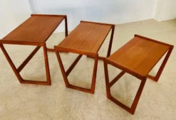 Tables gigognes vintage danoises des années 1960 de Kai Kristiansen.