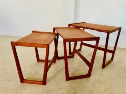 Tables gigognes vintage danoises des années 1960 de Kai Kristiansen.