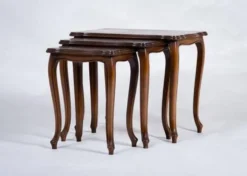 Tables gigognes vintage de style Louis XV en noyer, années 1970, ensemble de 3