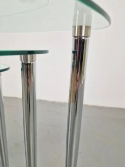 Tables triangulaires en verre et métal, années 1970, ensemble de 3