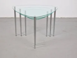 Tables triangulaires en verre et métal, années 1970, ensemble de 3