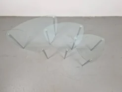 Tables triangulaires en verre et métal, années 1970, ensemble de 3