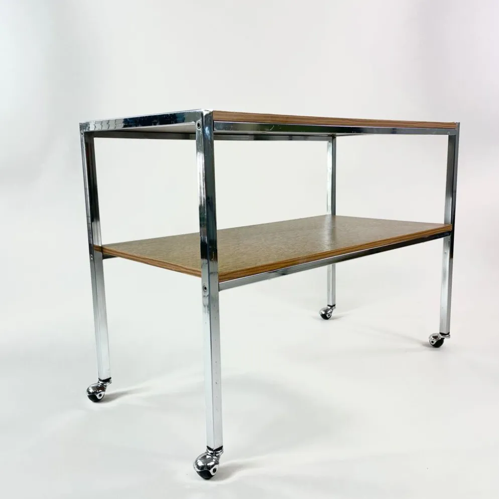 Table sur roulettes, plateau stratifié et pieds Eiffel métalliques, circa 1950