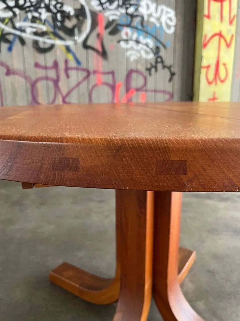 Table T40 en orme massif de Pierre Chapo vers 1970