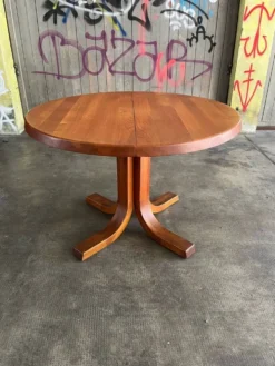 Table T40 en orme massif de Pierre Chapo vers 1970