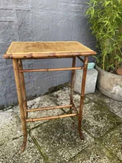 Table à thé ancienne
