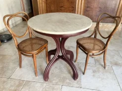 Table Thonet N°8 de 1888 Café Museum d'après Adolph Loos plateau marbre