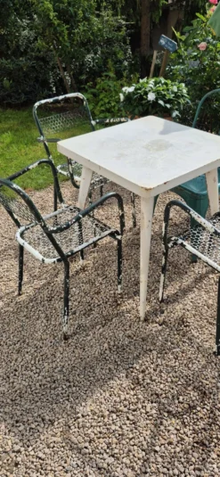 Table Tolix carrée pieds compas