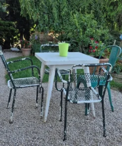Table Tolix carrée pieds compas