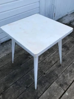 Table Tolix carrée pieds compas