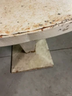 Table Tolix KUB diametre 99cm par Xavier Pauchard