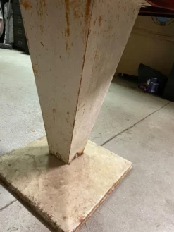 Table Tolix KUB diametre 99cm par Xavier Pauchard
