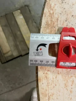 Table Tolix KUB diametre 99cm par Xavier Pauchard