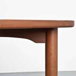 Table T-2671 par Sori Yanagi, Tendo, 1972